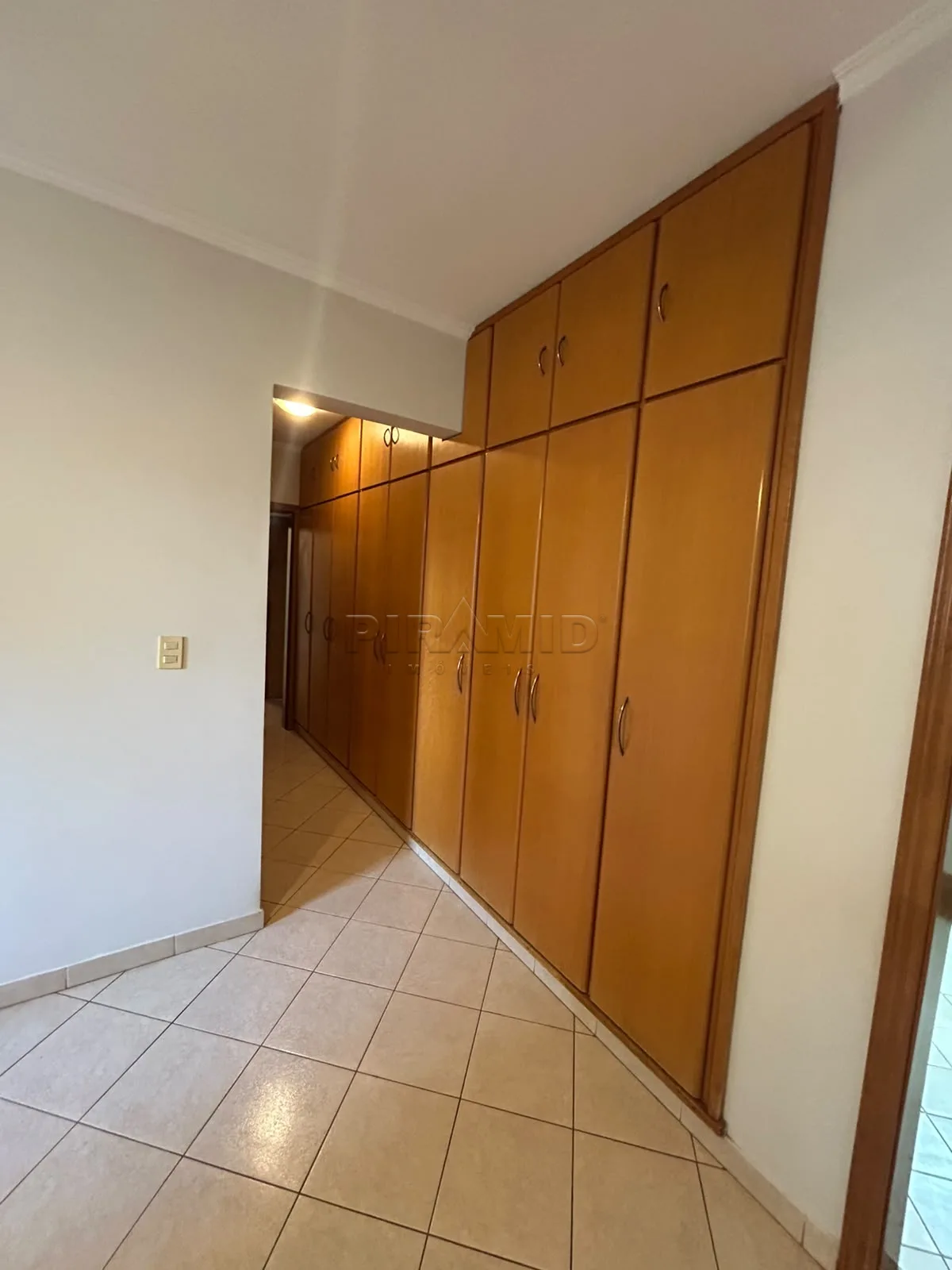 Alugar Apartamento / Padr&atilde;o em Ribeir&atilde;o Preto R$ 2.400,00 - Foto 18