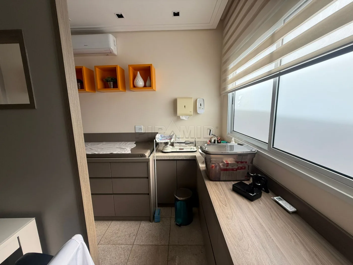 Alugar Comercial / Sala em Ribeir&atilde;o Preto R$ 2.200,00 - Foto 7