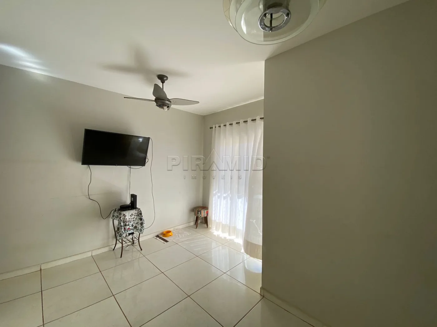 Alugar Apartamento / Padr&atilde;o em Ribeir&atilde;o Preto R$ 1.400,00 - Foto 1