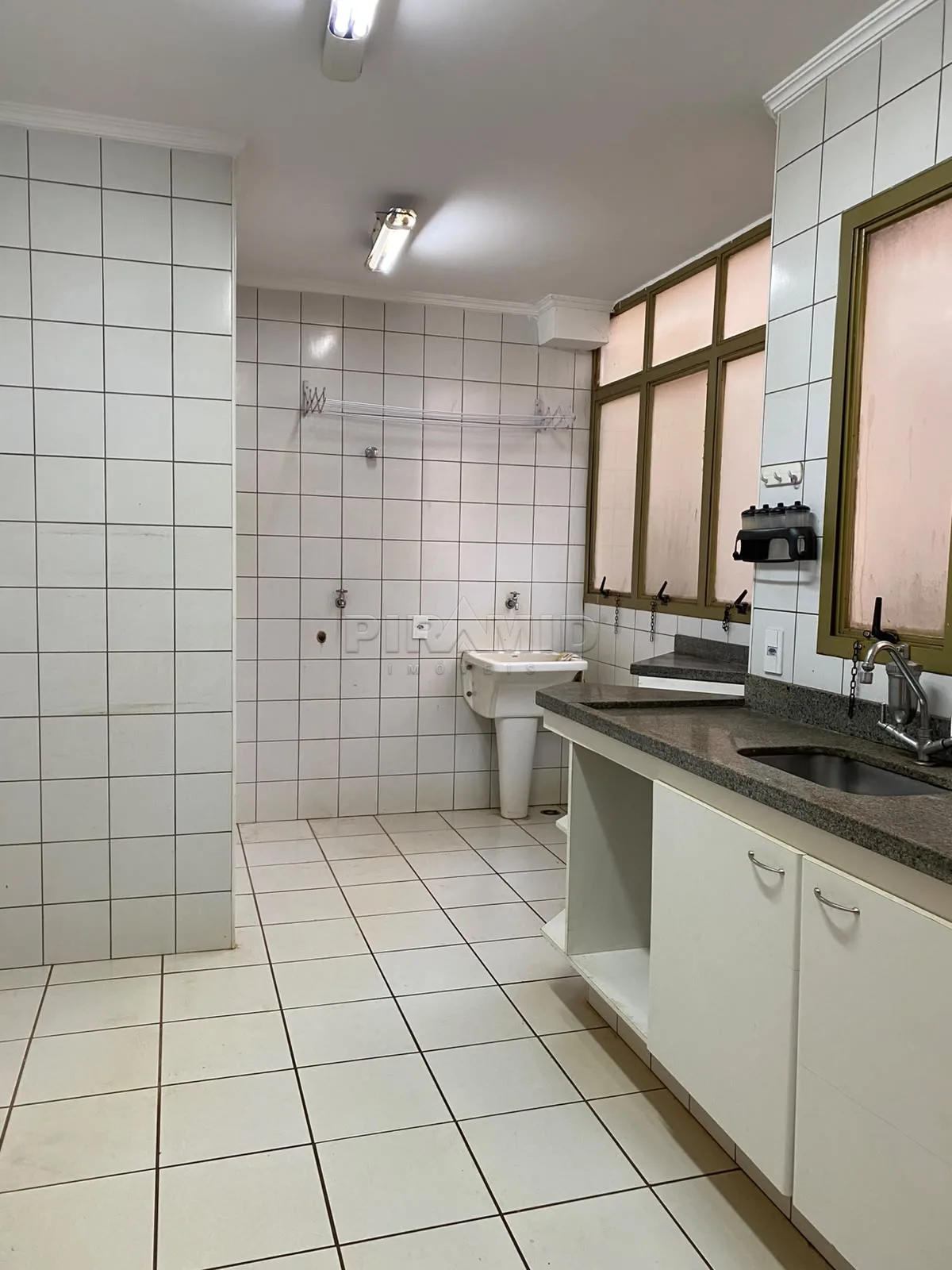 Alugar Apartamento / Padr&atilde;o em Ribeir&atilde;o Preto R$ 2.100,00 - Foto 12
