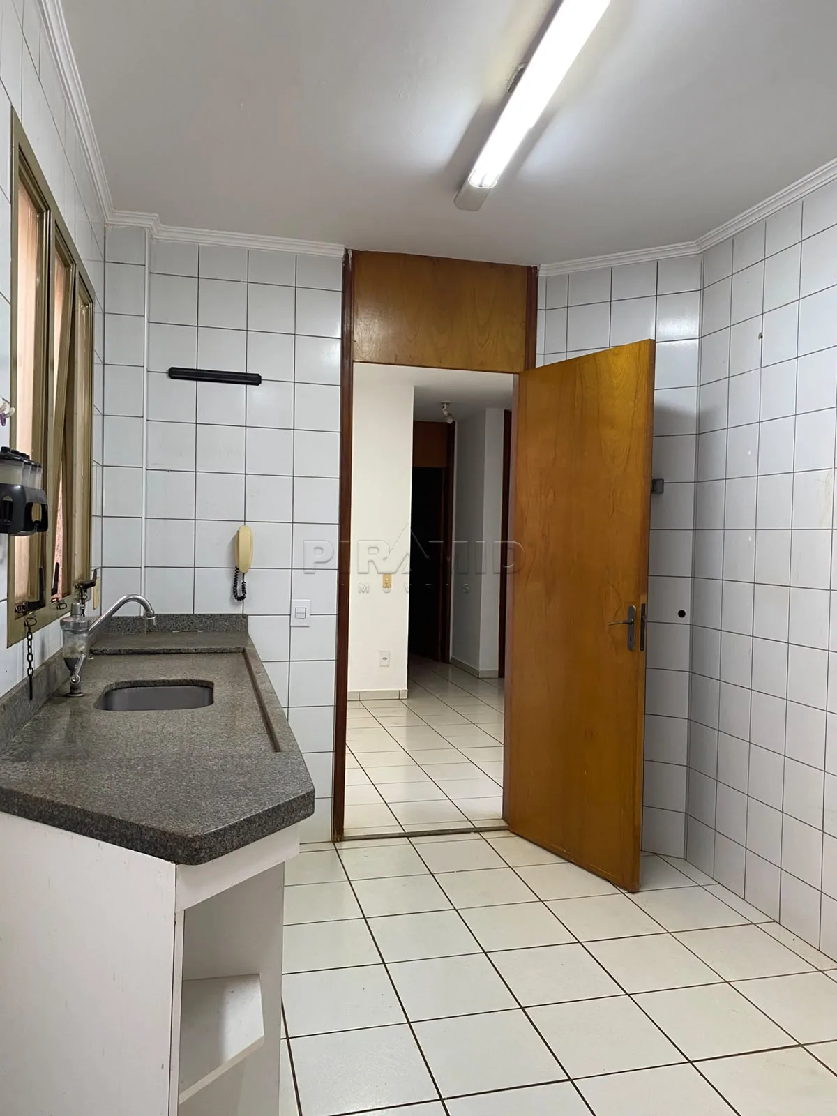 Alugar Apartamento / Padr&atilde;o em Ribeir&atilde;o Preto R$ 2.100,00 - Foto 13