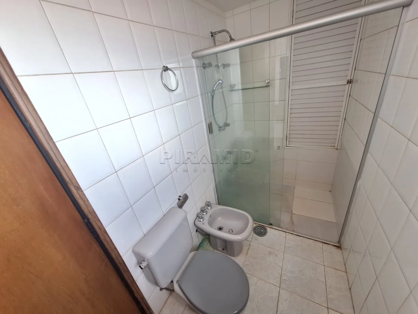 Alugar Apartamento / Padr&atilde;o em Ribeir&atilde;o Preto R$ 1.800,00 - Foto 14