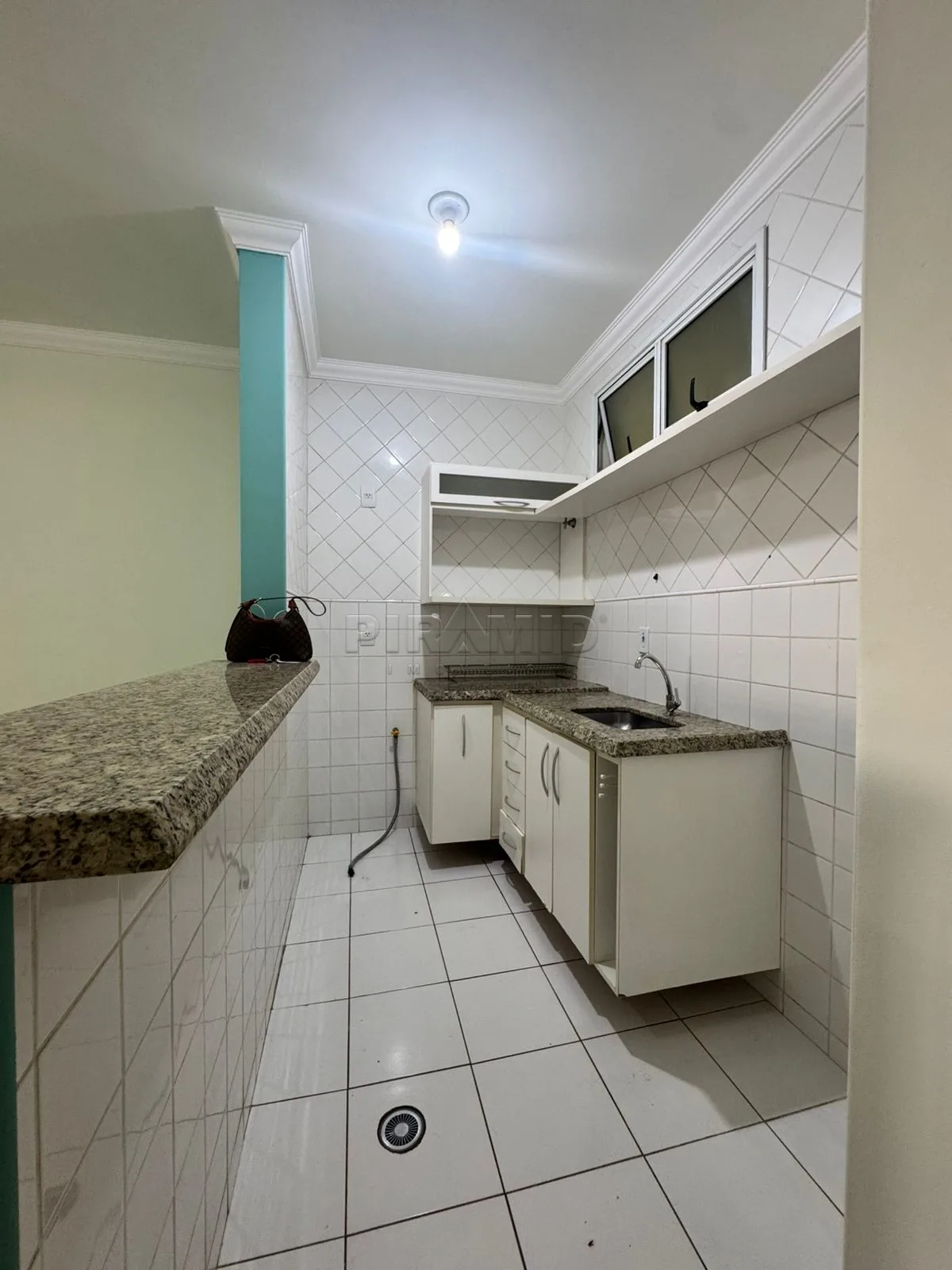 Alugar Apartamento / Kitchnet em Ribeir&atilde;o Preto R$ 900,00 - Foto 6