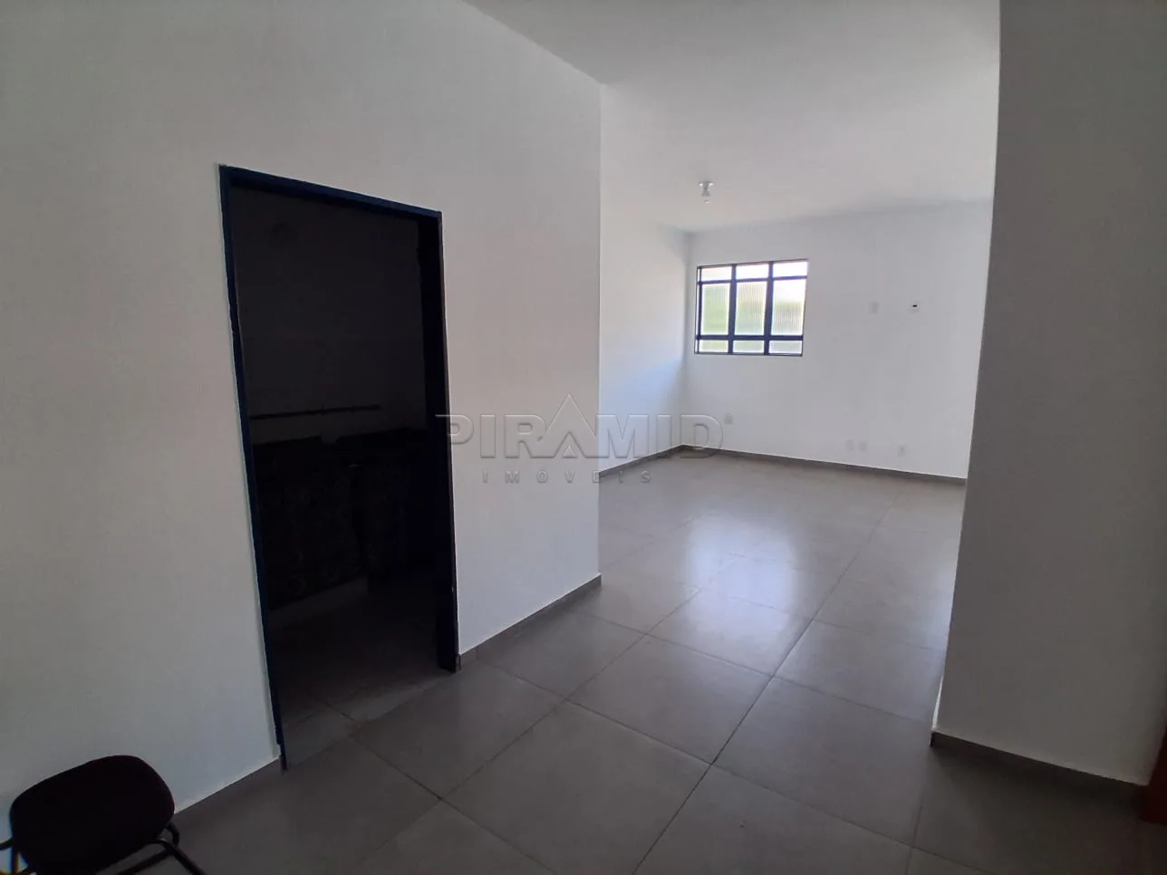 Alugar Comercial / Sala em Ribeir&atilde;o Preto R$ 1.550,00 - Foto 1