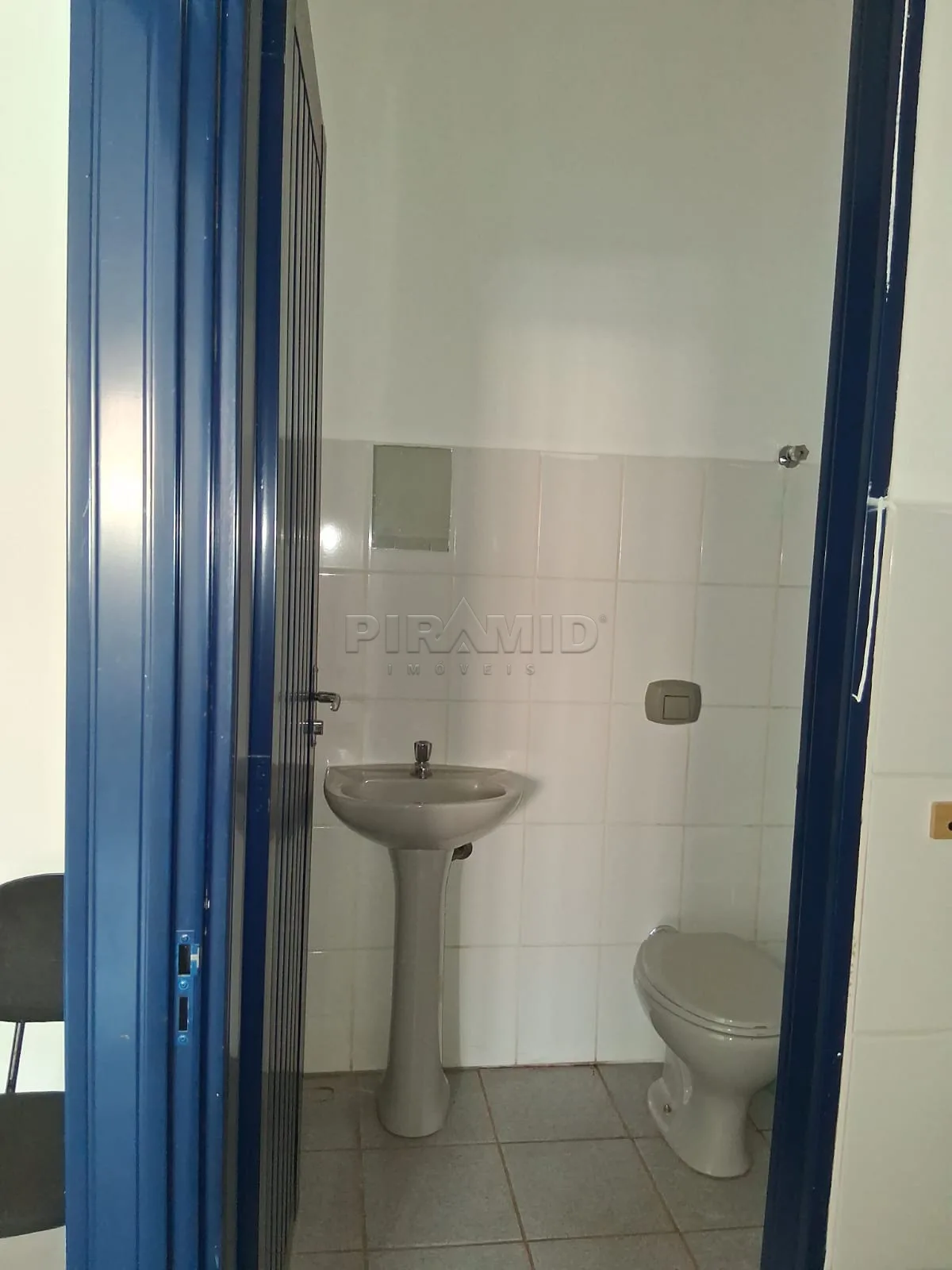 Alugar Comercial / Sala em Ribeir&atilde;o Preto R$ 1.550,00 - Foto 5