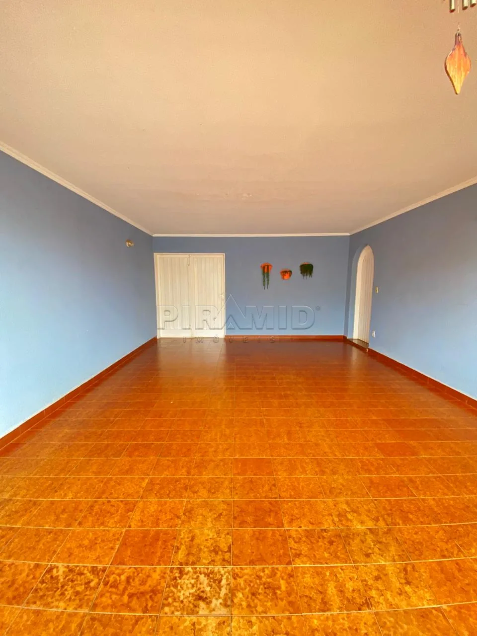 Alugar Casa / Padr&atilde;o em Ribeir&atilde;o Preto R$ 4.500,00 - Foto 1