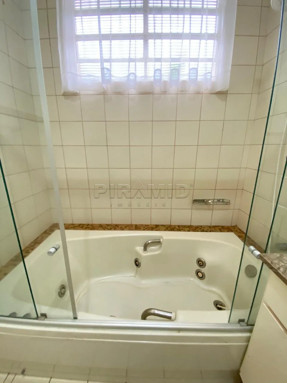 Alugar Casa / Padr&atilde;o em Ribeir&atilde;o Preto R$ 4.500,00 - Foto 11