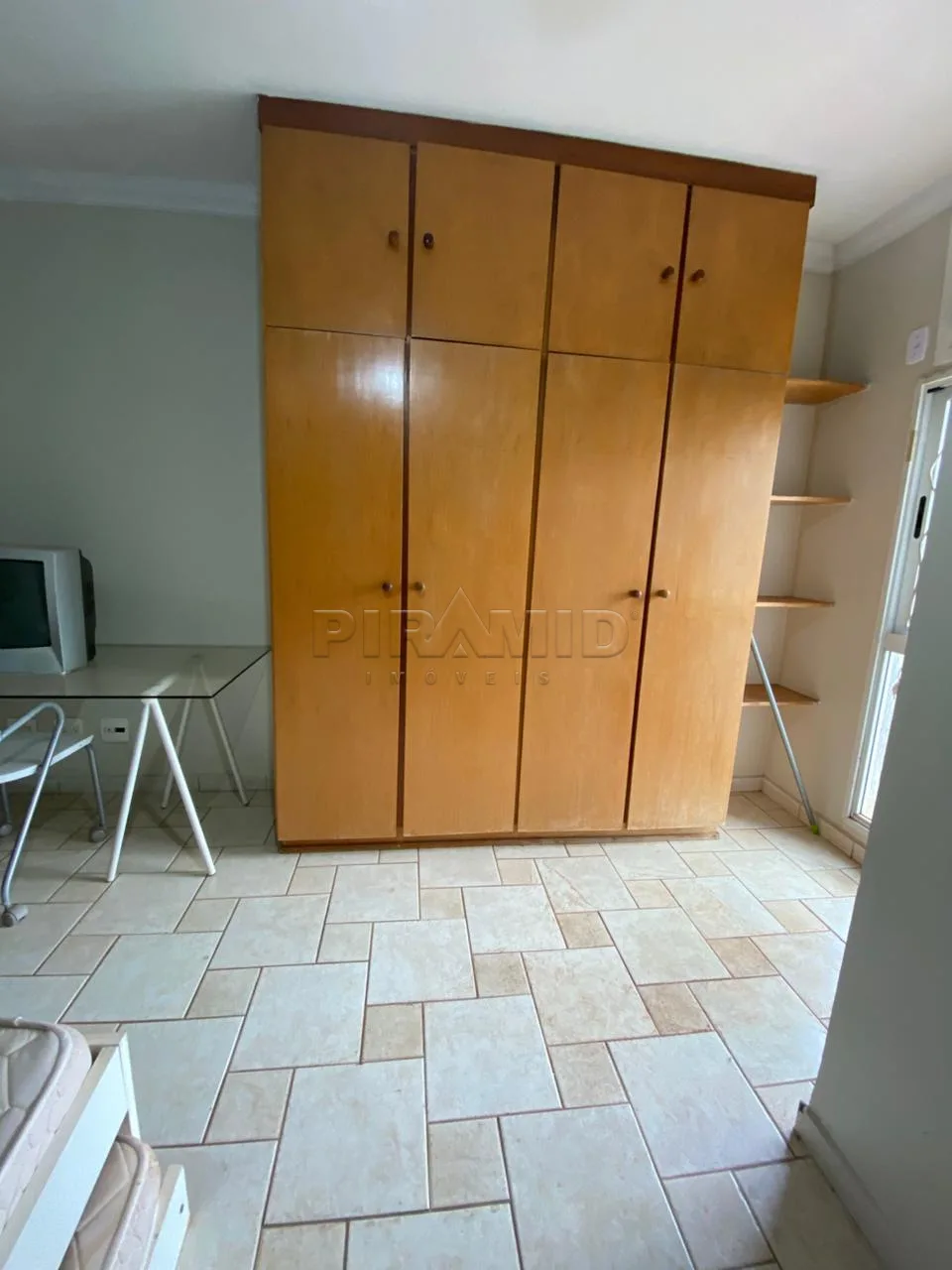 Alugar Apartamento / Kitchnet em Ribeir&atilde;o Preto R$ 1.300,00 - Foto 3