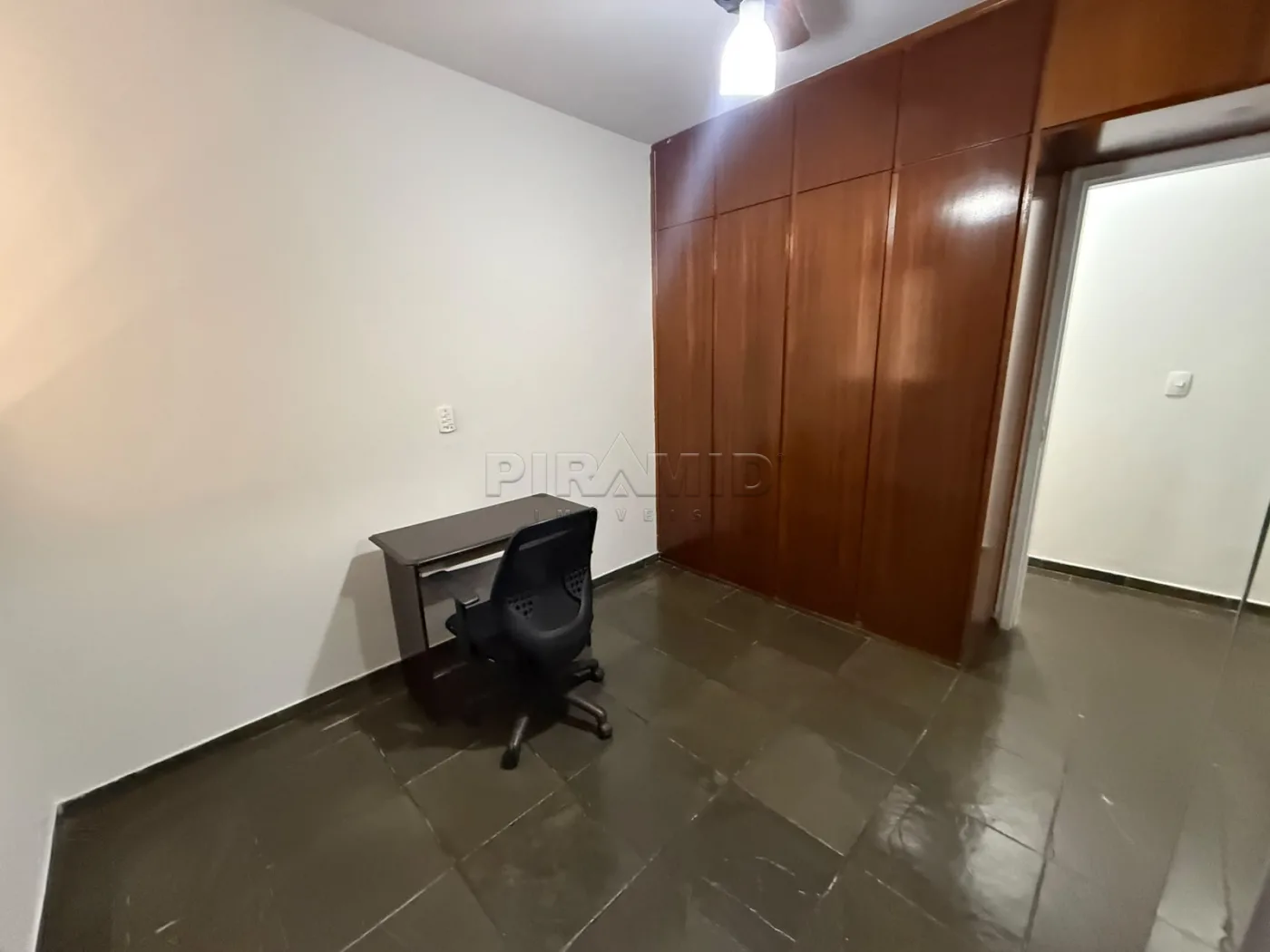 Alugar Apartamento / Padr&atilde;o em Ribeir&atilde;o Preto R$ 2.000,00 - Foto 11