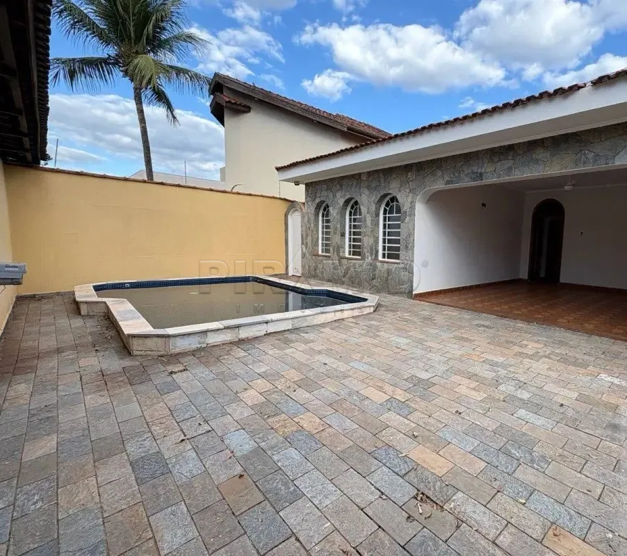 Alugar Casa / Padr&atilde;o em Ribeir&atilde;o Preto R$ 1.800,00 - Foto 1