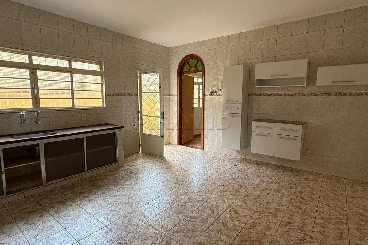Alugar Casa / Padr&atilde;o em Ribeir&atilde;o Preto R$ 1.800,00 - Foto 16