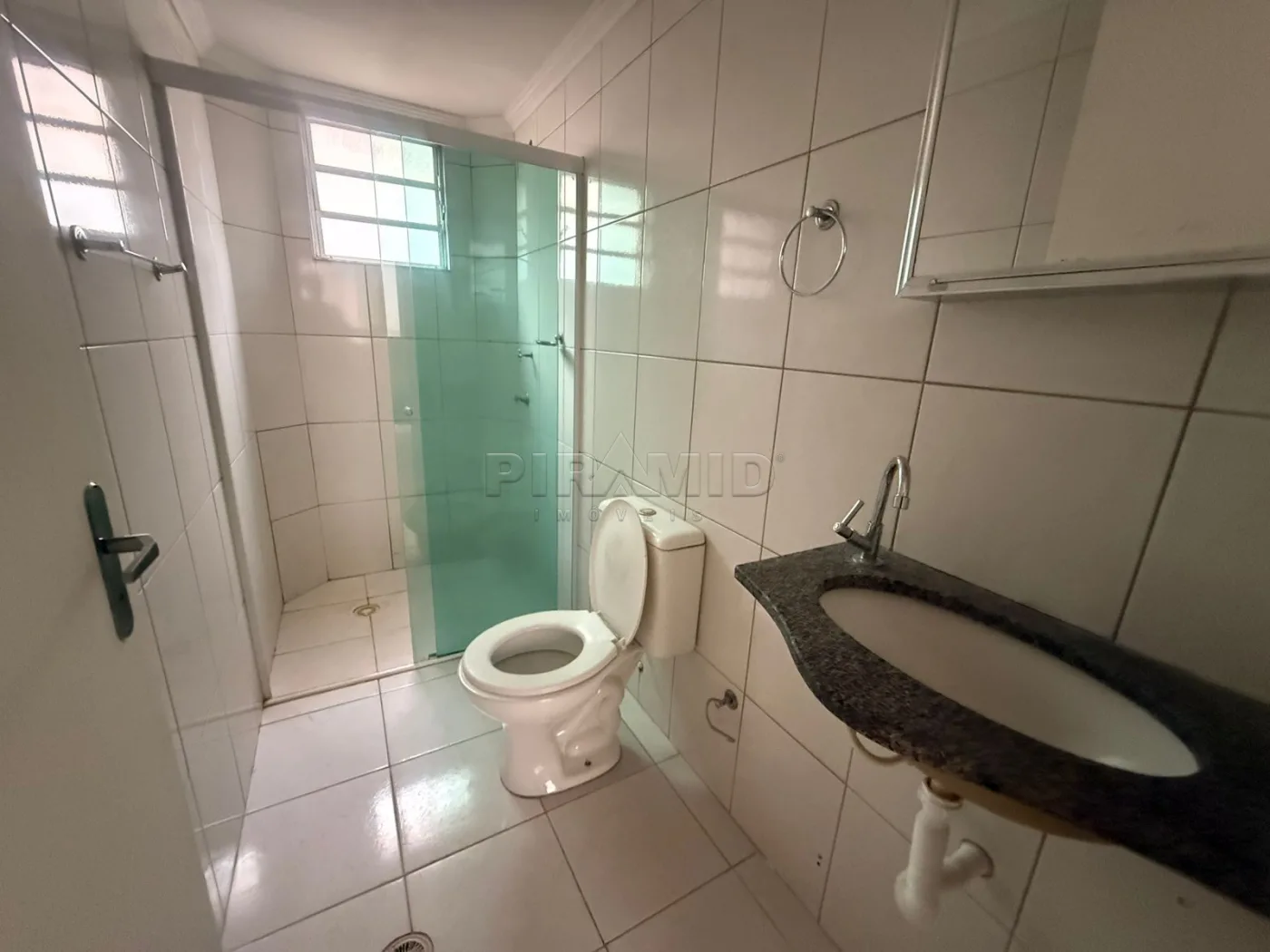 Alugar Apartamento / Padr&atilde;o em Ribeir&atilde;o Preto R$ 1.300,00 - Foto 3