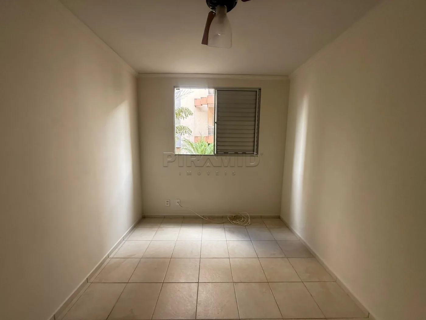 Alugar Apartamento / Padr&atilde;o em Ribeir&atilde;o Preto R$ 1.300,00 - Foto 4