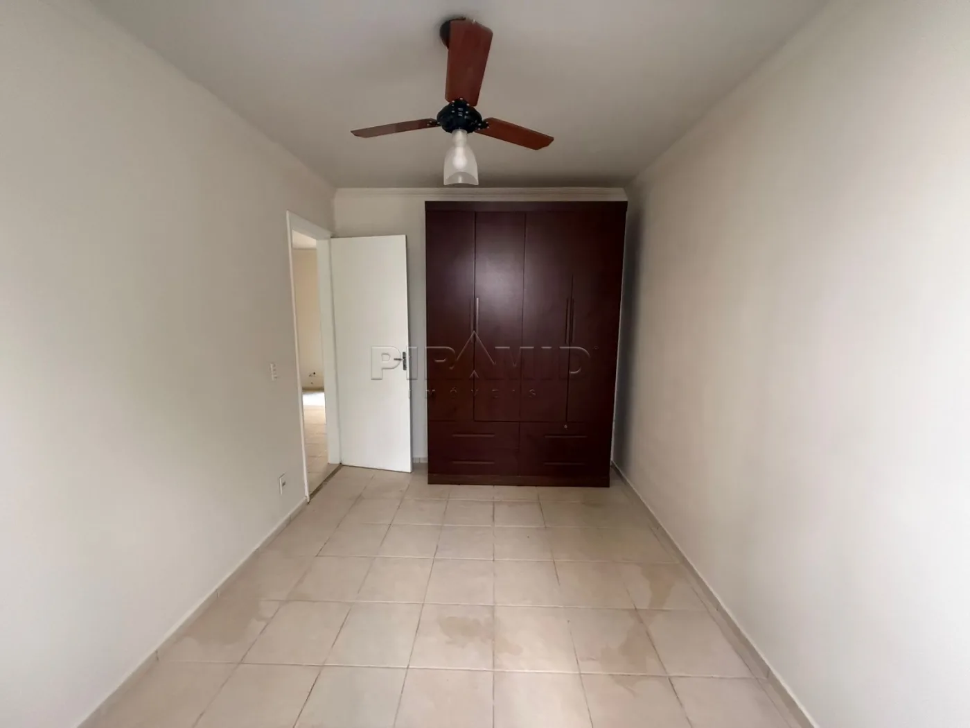 Alugar Apartamento / Padr&atilde;o em Ribeir&atilde;o Preto R$ 1.300,00 - Foto 5