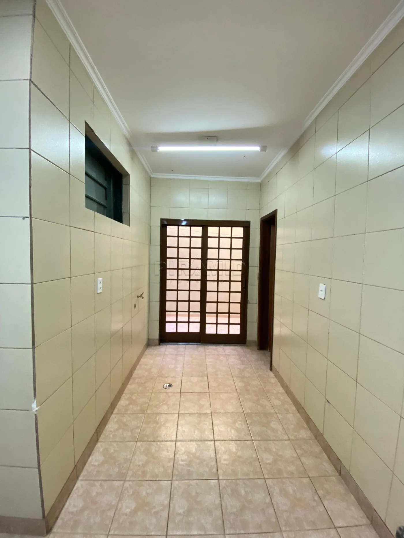Alugar Apartamento / Padr&atilde;o em Ribeir&atilde;o Preto R$ 1.600,00 - Foto 16