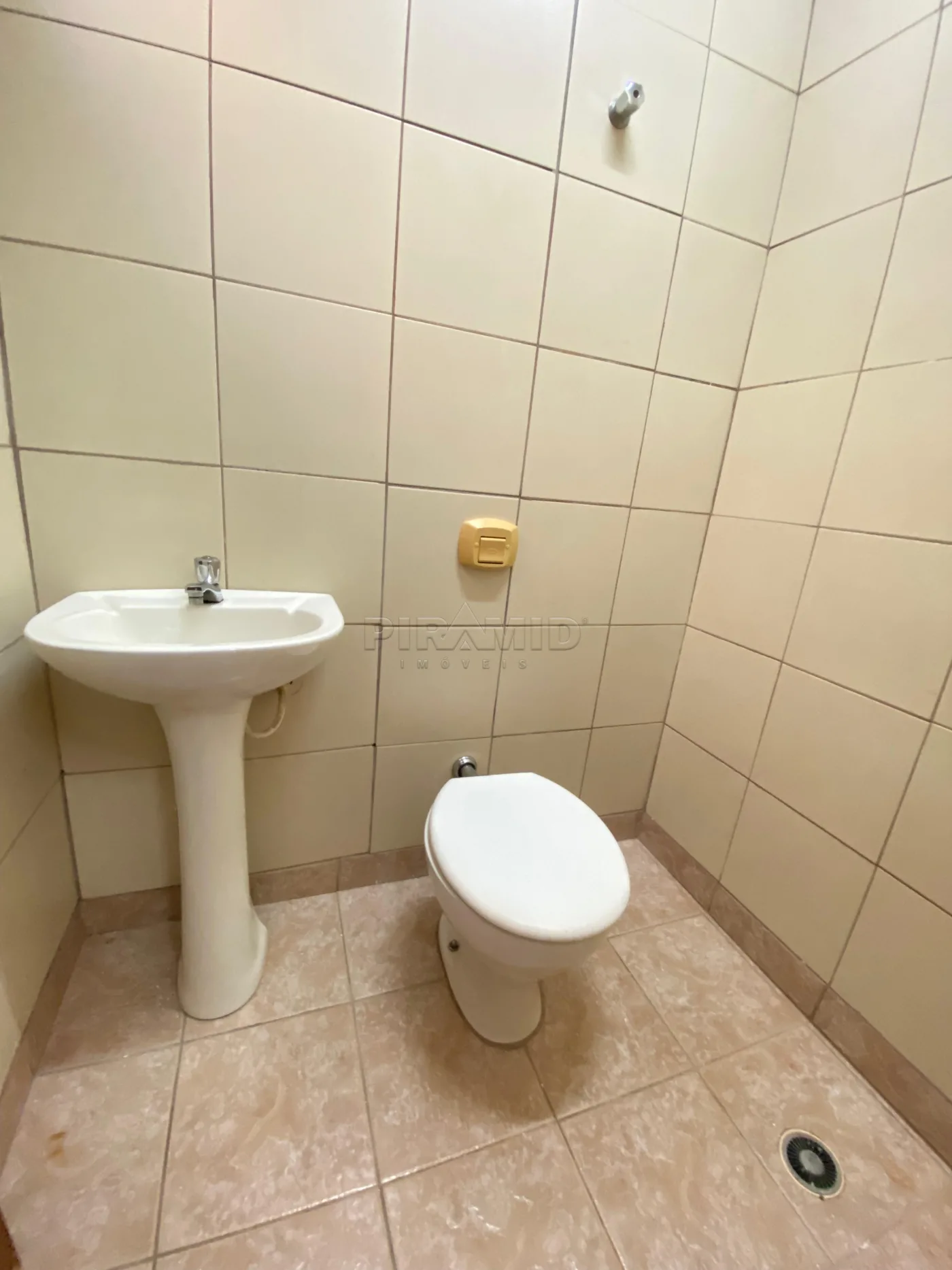 Alugar Apartamento / Padr&atilde;o em Ribeir&atilde;o Preto R$ 1.600,00 - Foto 13