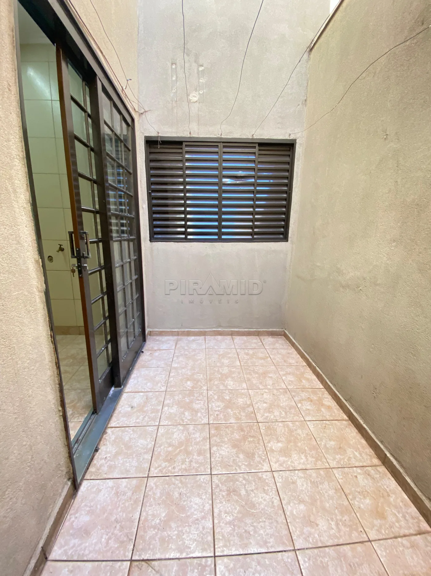 Alugar Apartamento / Padr&atilde;o em Ribeir&atilde;o Preto R$ 1.600,00 - Foto 17