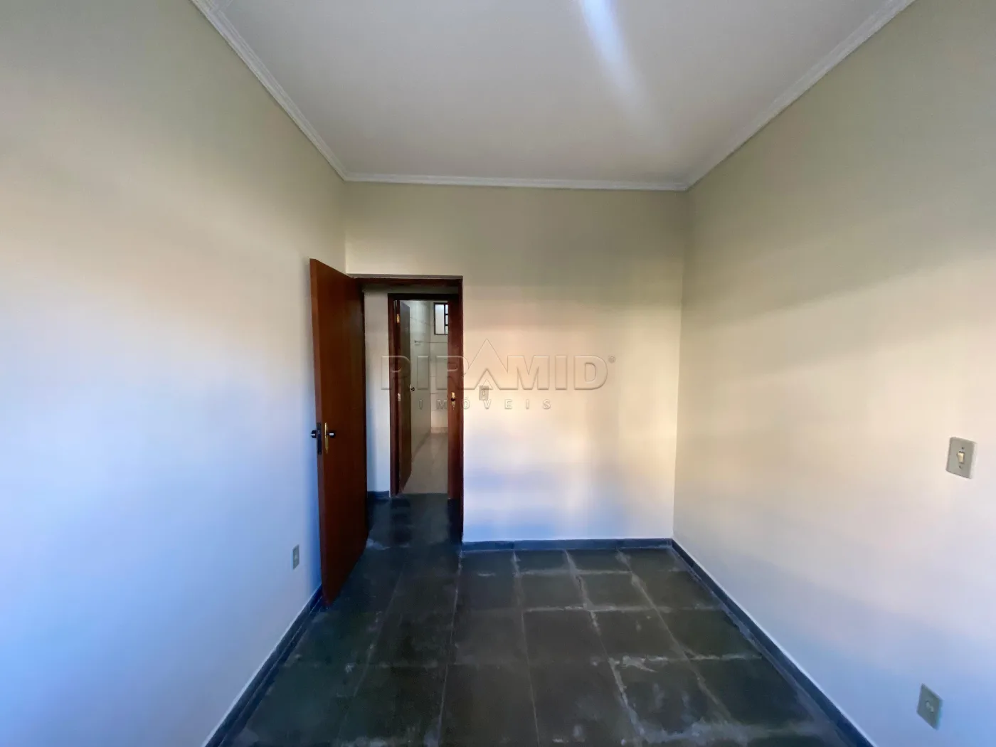 Alugar Apartamento / Padr&atilde;o em Ribeir&atilde;o Preto R$ 1.600,00 - Foto 6