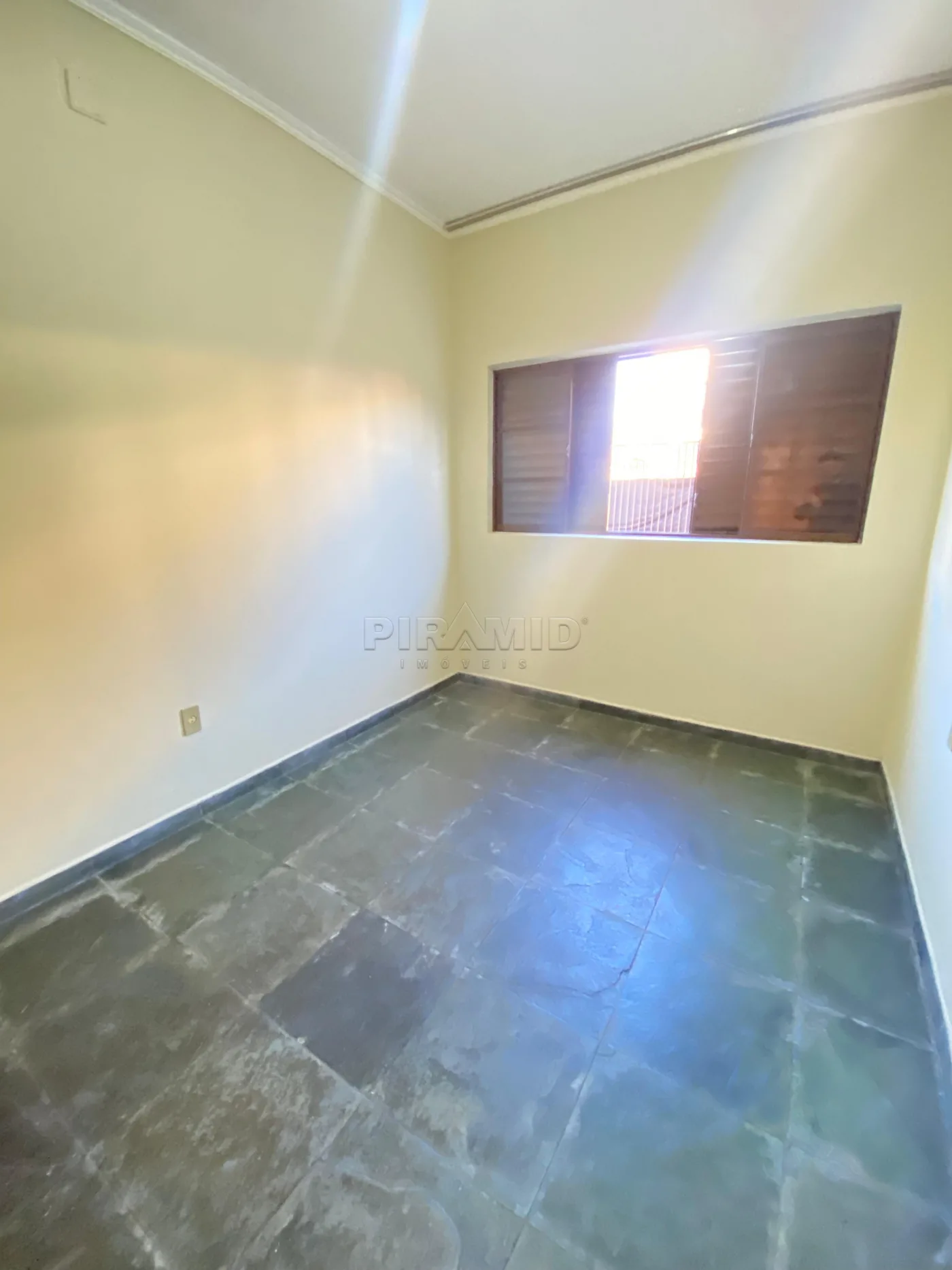 Alugar Apartamento / Padr&atilde;o em Ribeir&atilde;o Preto R$ 1.600,00 - Foto 12