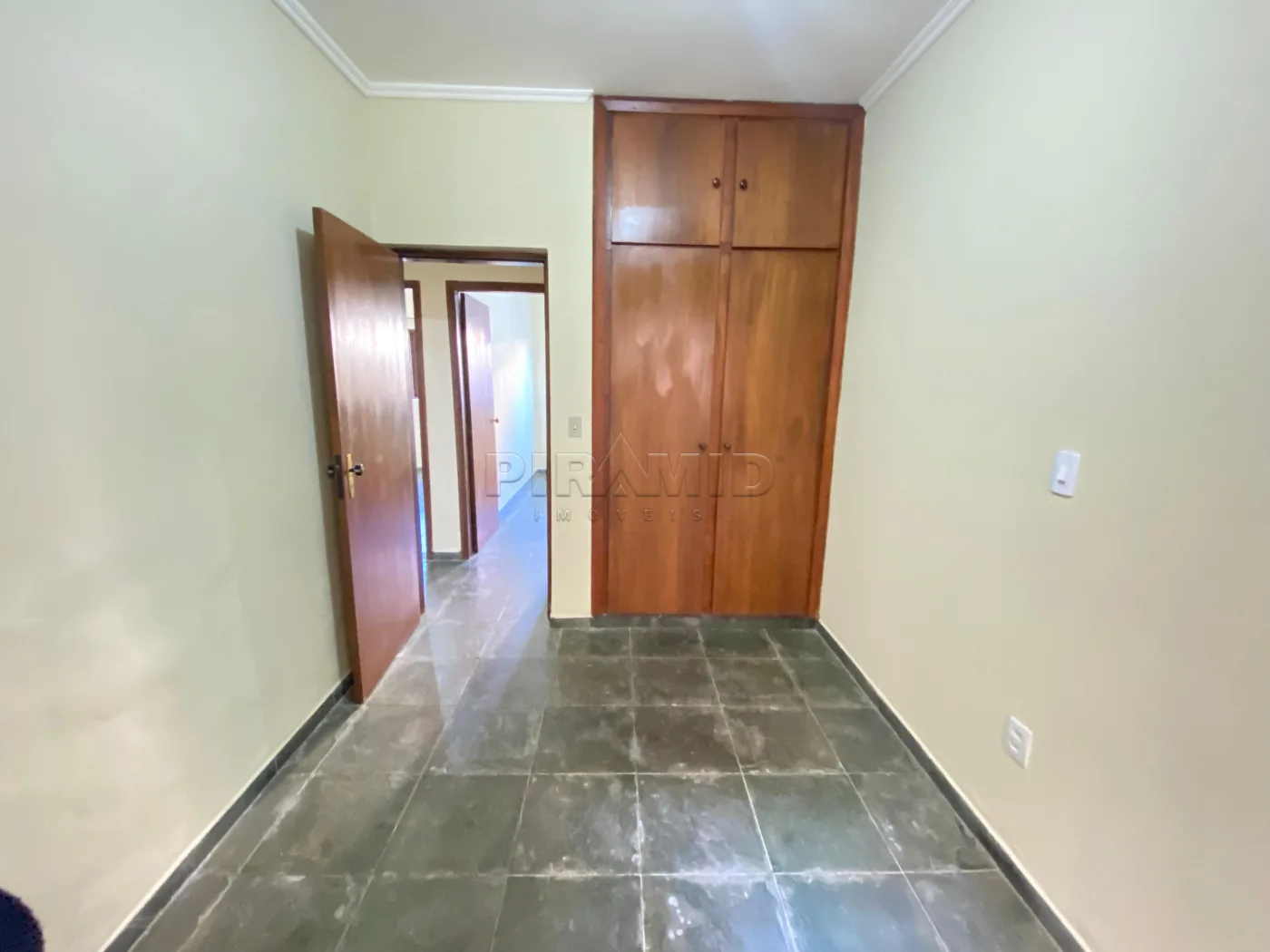 Alugar Apartamento / Padr&atilde;o em Ribeir&atilde;o Preto R$ 1.600,00 - Foto 10