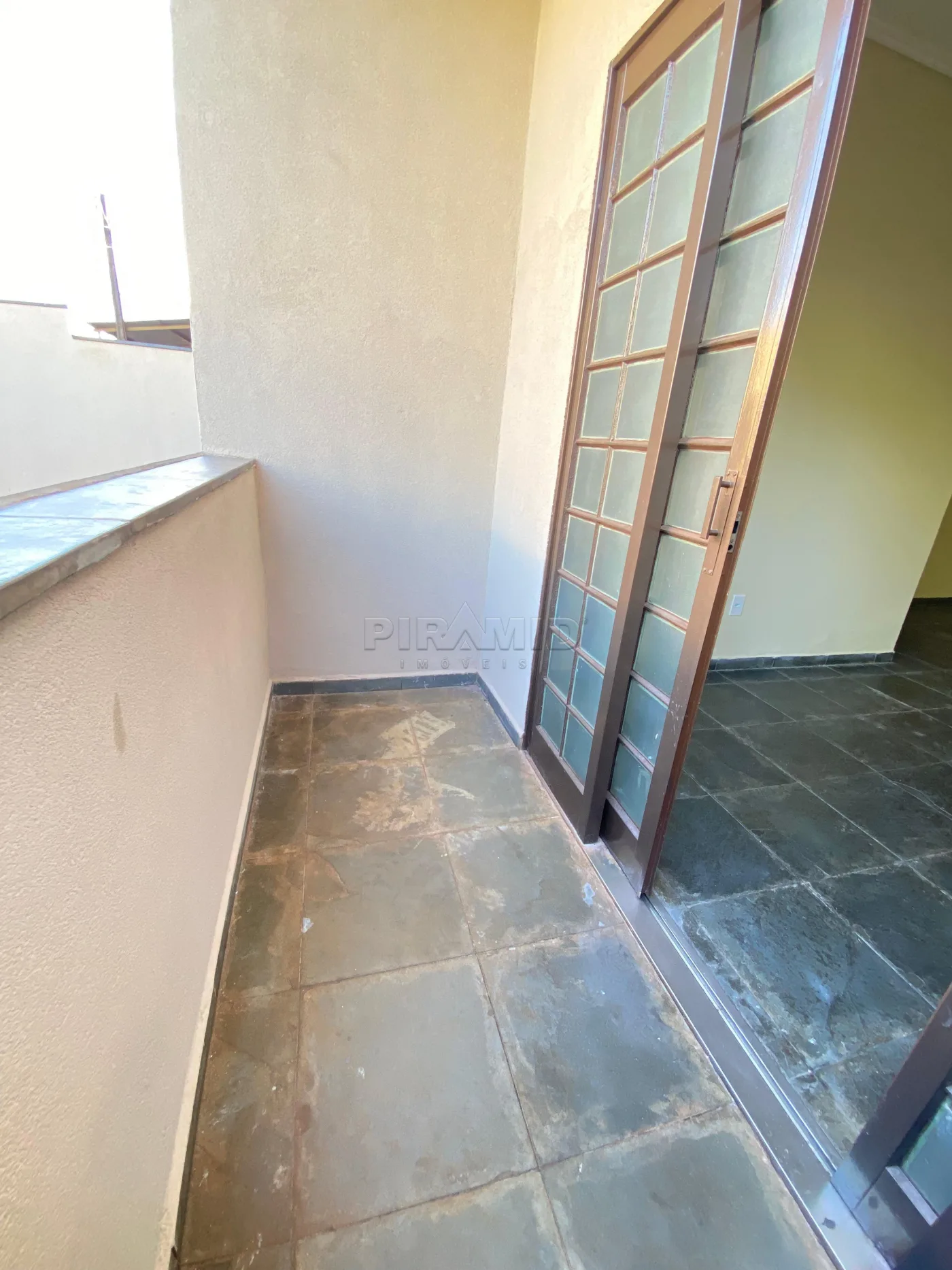 Alugar Apartamento / Padr&atilde;o em Ribeir&atilde;o Preto R$ 1.600,00 - Foto 4