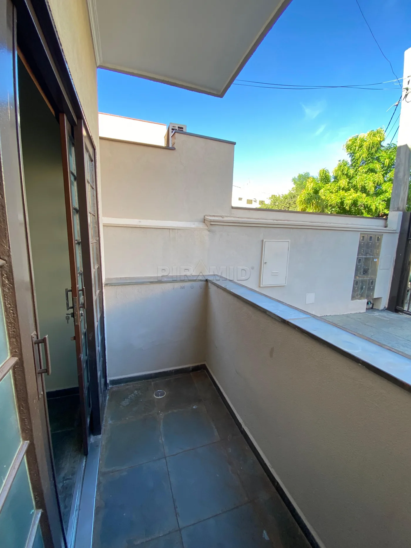 Alugar Apartamento / Padr&atilde;o em Ribeir&atilde;o Preto R$ 1.600,00 - Foto 5
