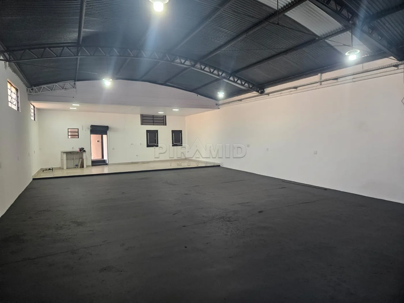 Alugar Comercial / Sal&atilde;o em Ribeir&atilde;o Preto R$ 5.000,00 - Foto 1