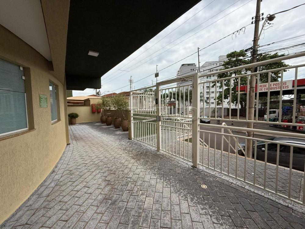 Alugar Apartamento / Padr&atilde;o em Ribeir&atilde;o Preto R$ 2.200,00 - Foto 16