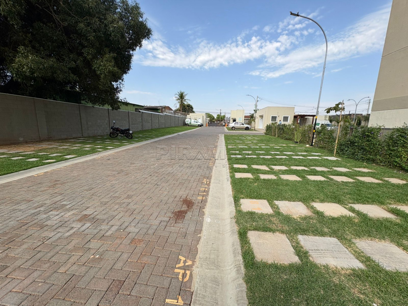 Alugar Apartamento / Padr&atilde;o em Ribeir&atilde;o Preto R$ 1.100,00 - Foto 18