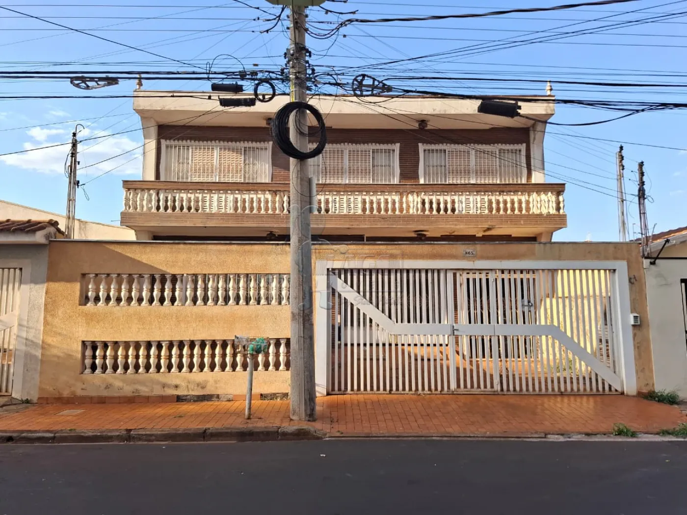 Alugar Casa / Padr&atilde;o em Ribeir&atilde;o Preto R$ 350,00 - Foto 1