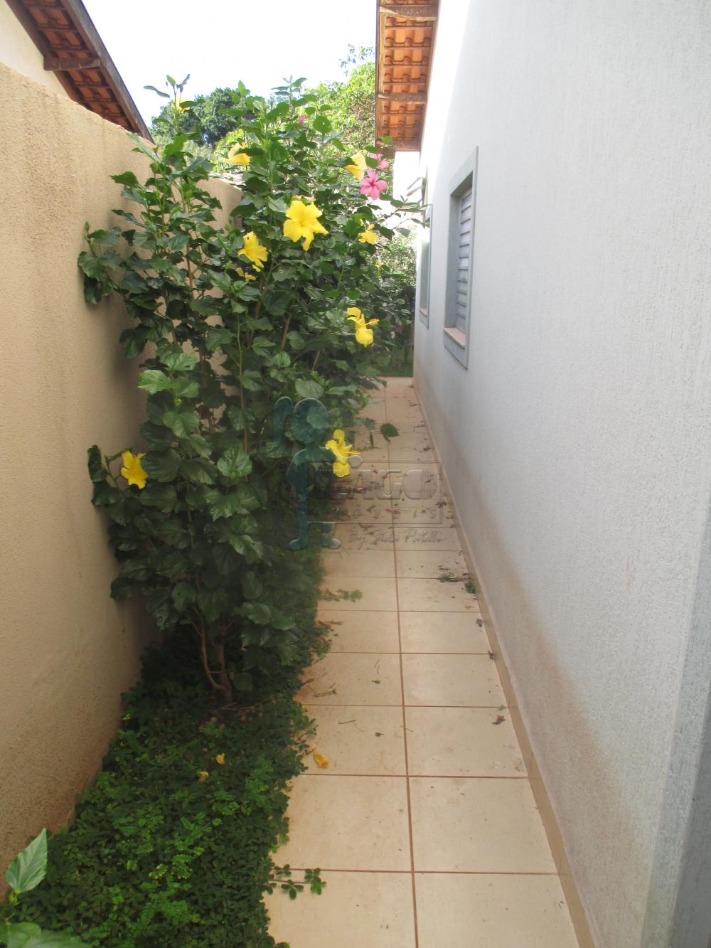 Alugar Casa condom&iacute;nio / Padr&atilde;o em Ribeir&atilde;o Preto R$ 1.800,00 - Foto 15