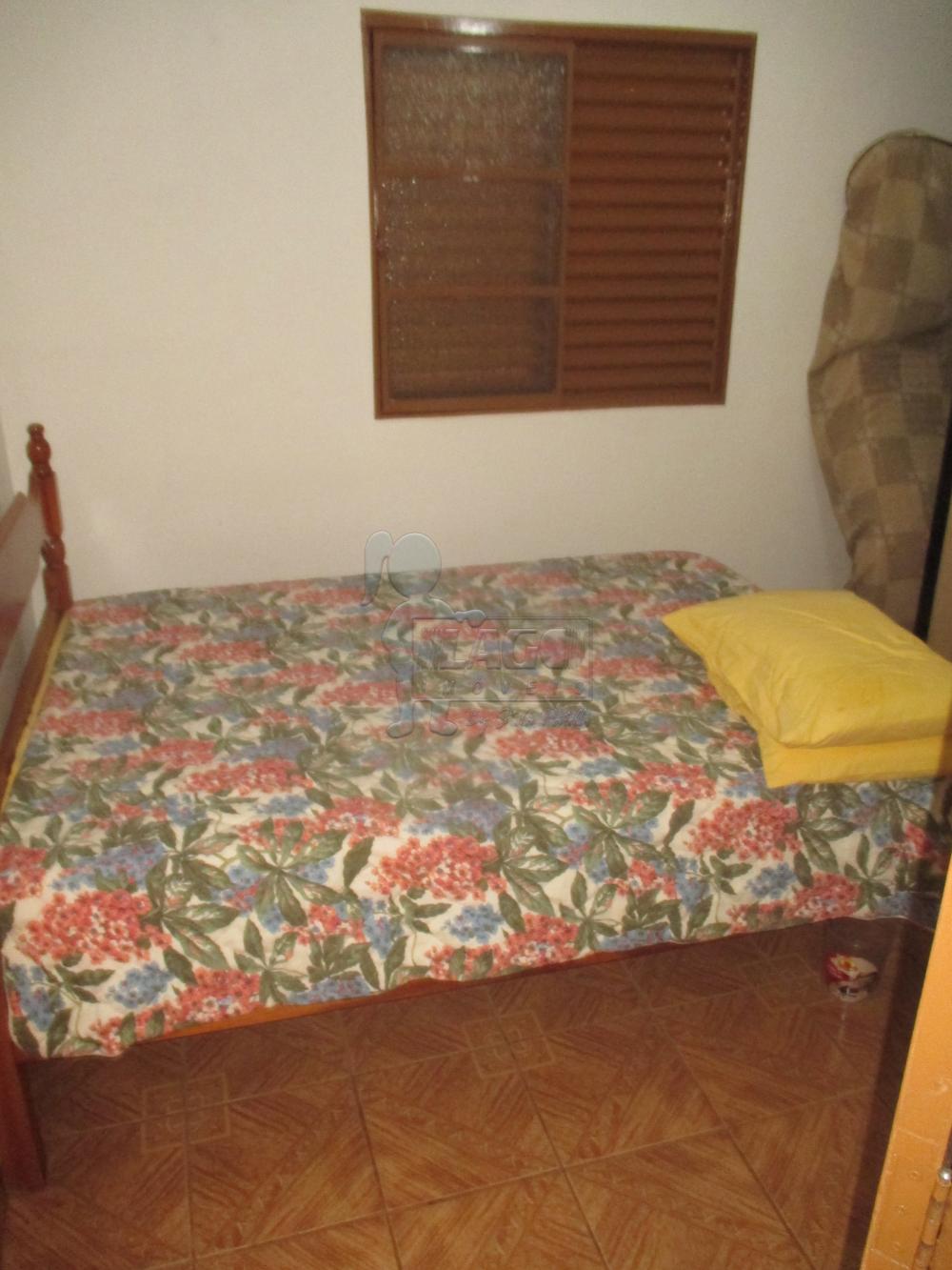 Alugar Casa / Padr&atilde;o em Ribeir&atilde;o Preto R$ 1.000,00 - Foto 14