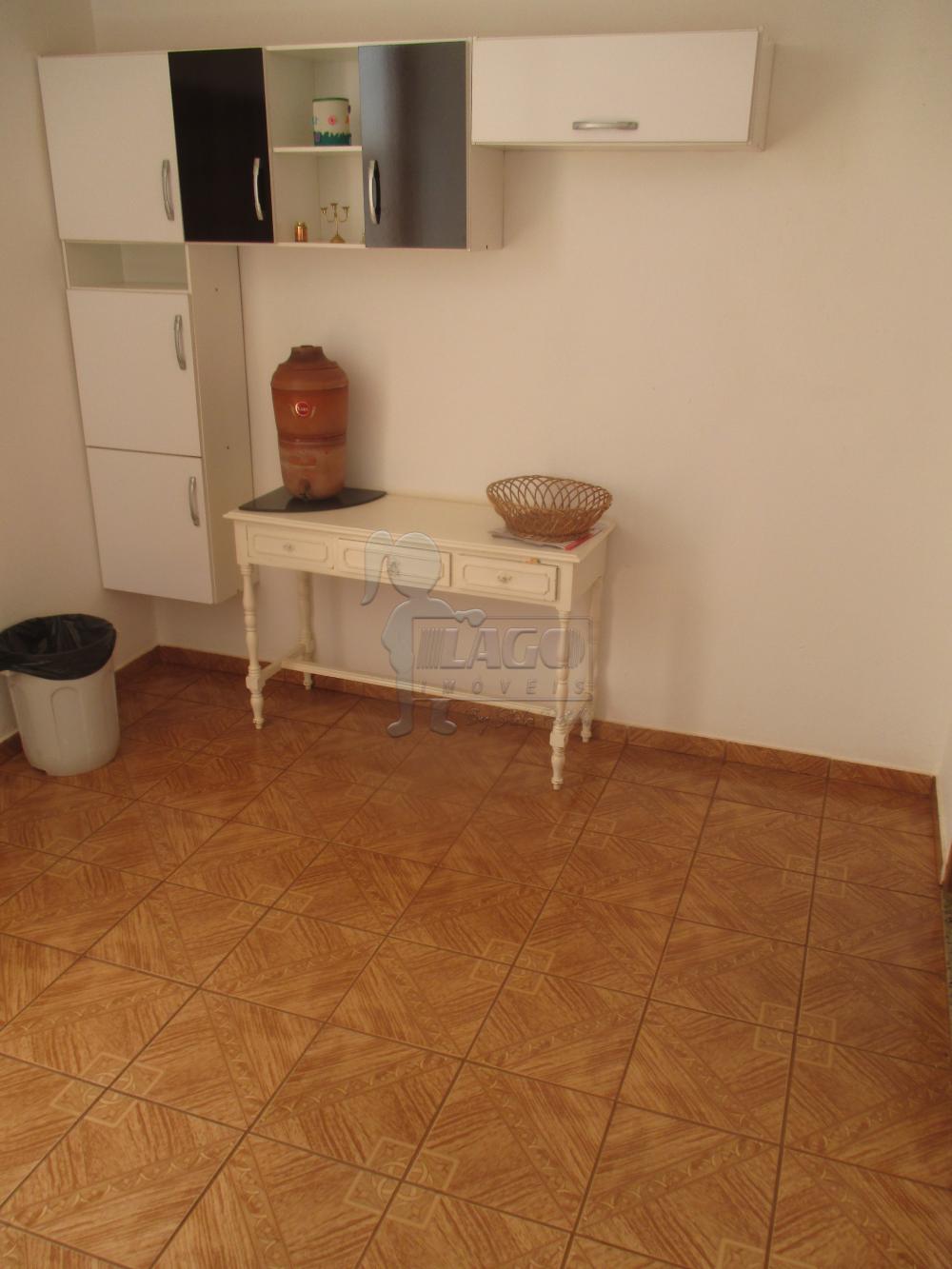 Alugar Casa / Padr&atilde;o em Ribeir&atilde;o Preto R$ 1.000,00 - Foto 17