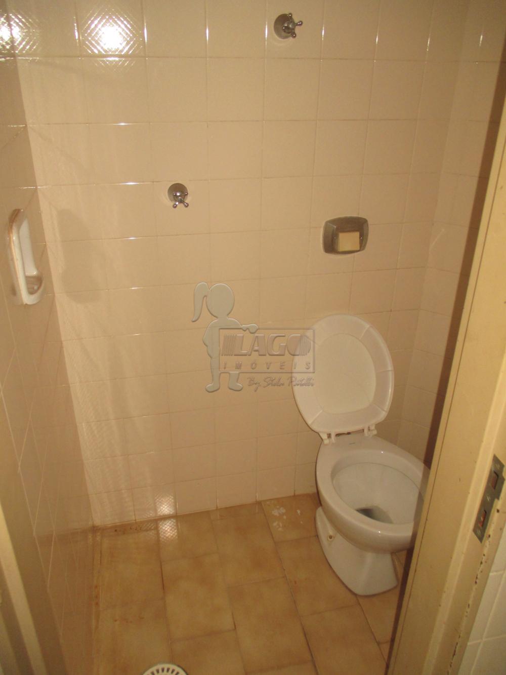 Alugar Apartamento / Padr&atilde;o em Ribeir&atilde;o Preto R$ 750,00 - Foto 5