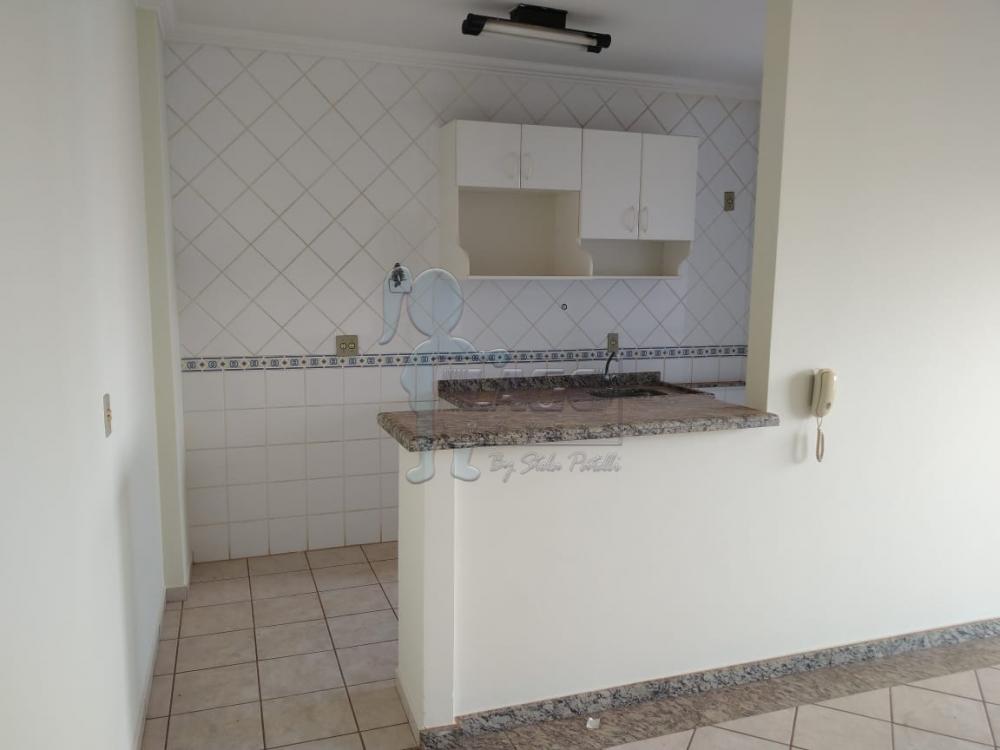 Alugar Apartamento / Padr&atilde;o em Ribeir&atilde;o Preto R$ 900,00 - Foto 4