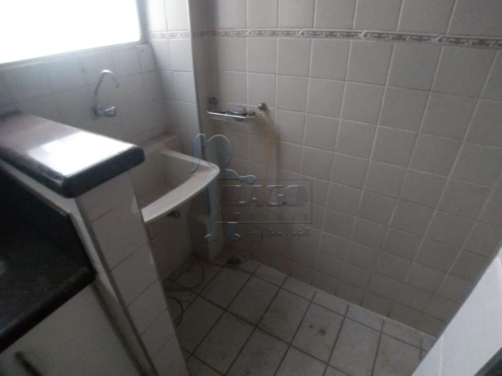 Alugar Apartamento / Padr&atilde;o em Ribeir&atilde;o Preto R$ 700,00 - Foto 9