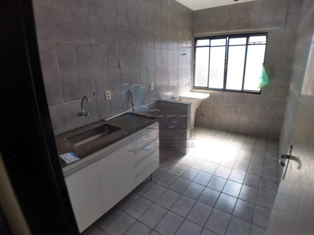 Alugar Apartamento / Padr&atilde;o em Ribeir&atilde;o Preto R$ 1.050,00 - Foto 2