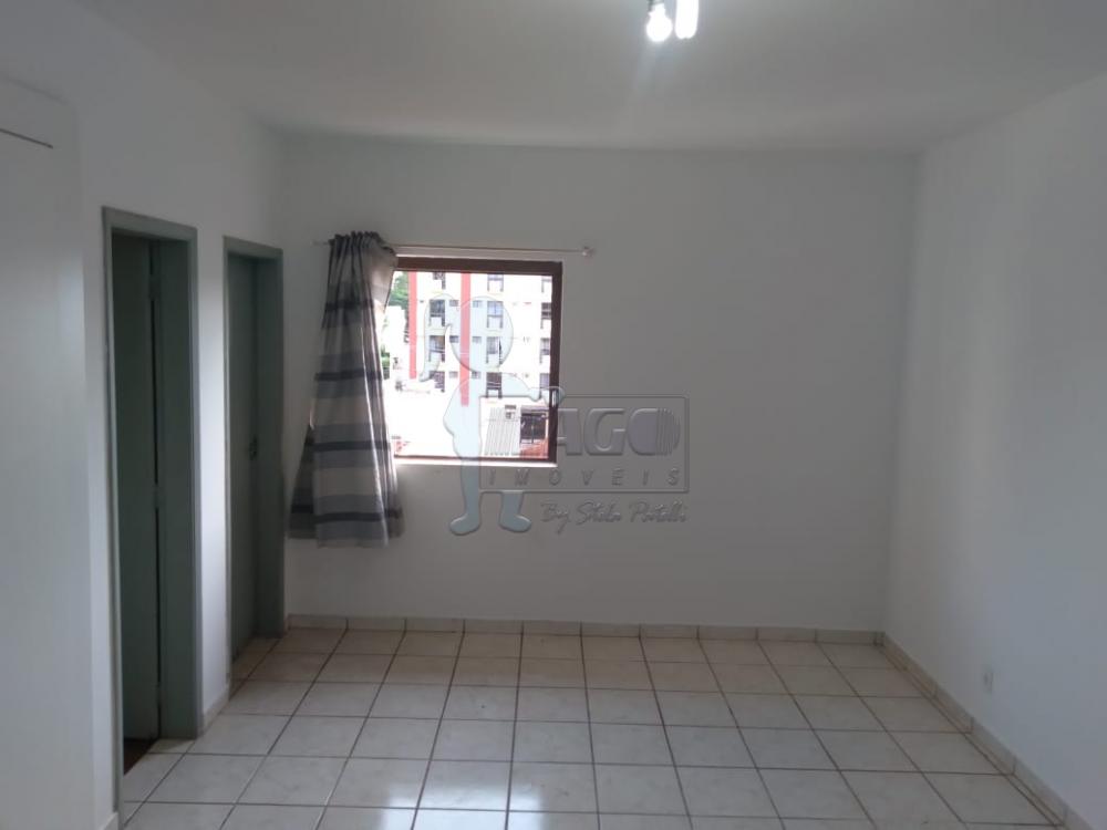 Alugar Apartamento / Kitnet em Ribeir&atilde;o Preto R$ 700,00 - Foto 1