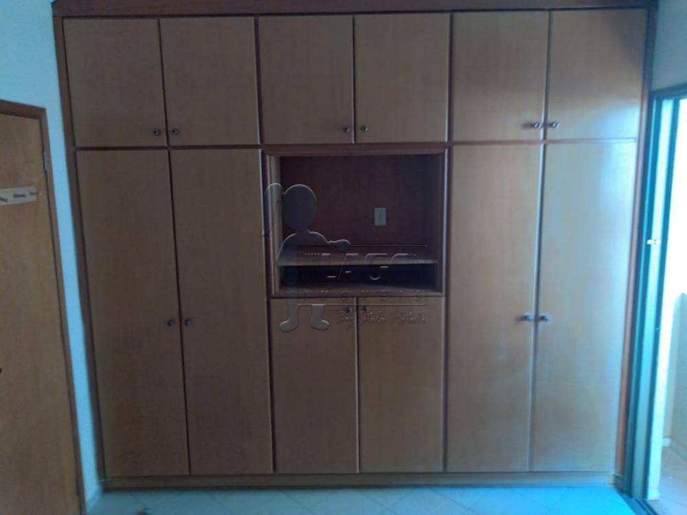 Alugar Apartamento / Padr&atilde;o em Ribeir&atilde;o Preto R$ 1.430,00 - Foto 4
