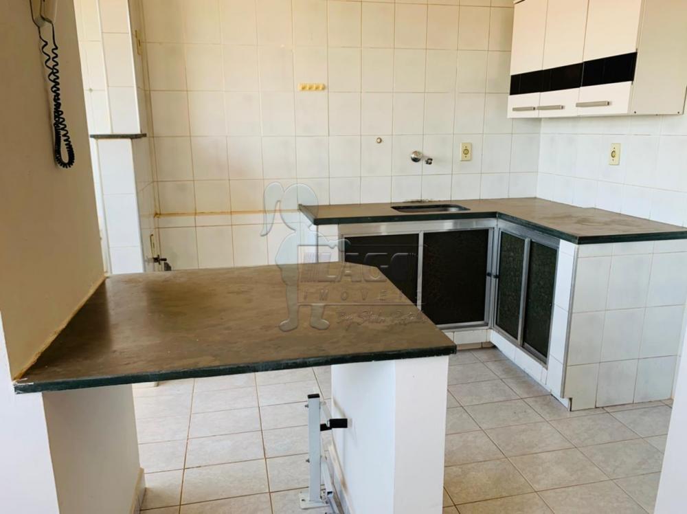 Alugar Apartamento / Padr&atilde;o em Ribeir&atilde;o Preto R$ 850,00 - Foto 5