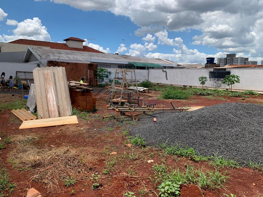 Alugar Terreno / Padr&atilde;o em Ribeir&atilde;o Preto R$ 2.800,00 - Foto 2