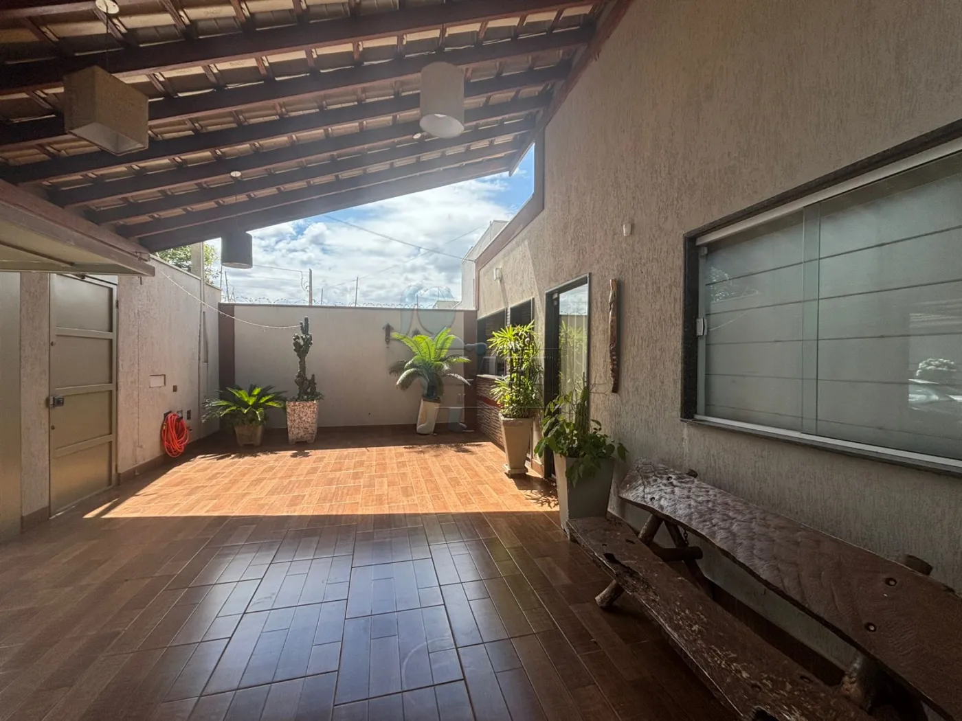 Comprar Casa / Padr&atilde;o em Ribeir&atilde;o Preto R$ 620.000,00 - Foto 2