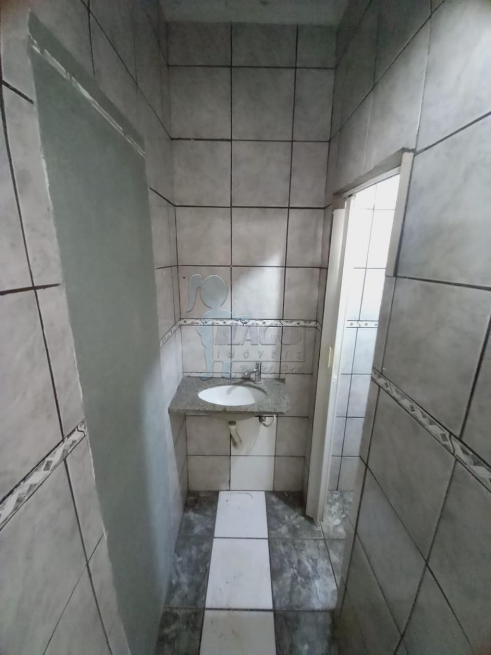 Alugar Casa / Padr&atilde;o em Ribeir&atilde;o Preto R$ 700,00 - Foto 4