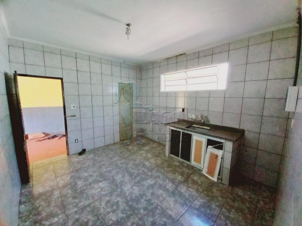 Alugar Casa / Padr&atilde;o em Ribeir&atilde;o Preto R$ 900,00 - Foto 2
