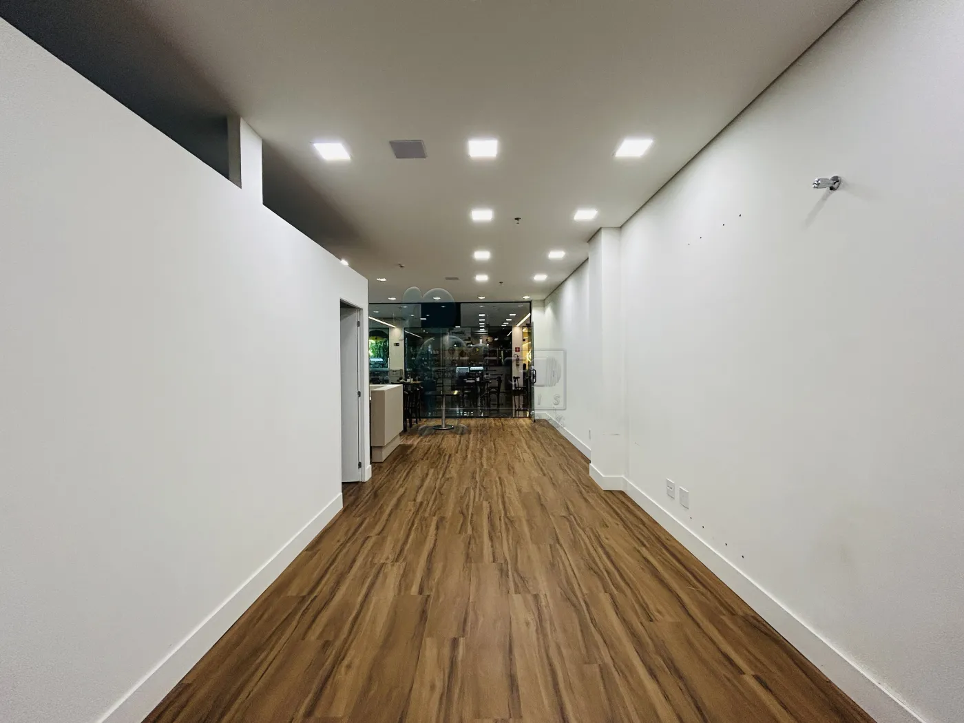 Alugar Comercial condom&iacute;nio / Escrit&oacute;rio - Loja em Ribeir&atilde;o Preto R$ 6.000,00 - Foto 6