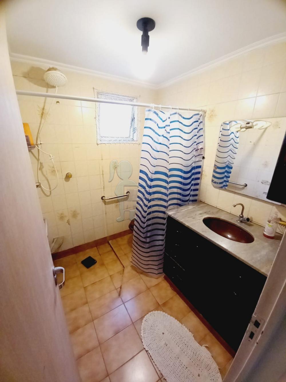 Alugar Apartamento / Padr&atilde;o em Ribeir&atilde;o Preto R$ 900,00 - Foto 17