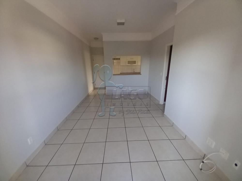 Alugar Apartamento / Padr&atilde;o em Ribeir&atilde;o Preto R$ 900,00 - Foto 1