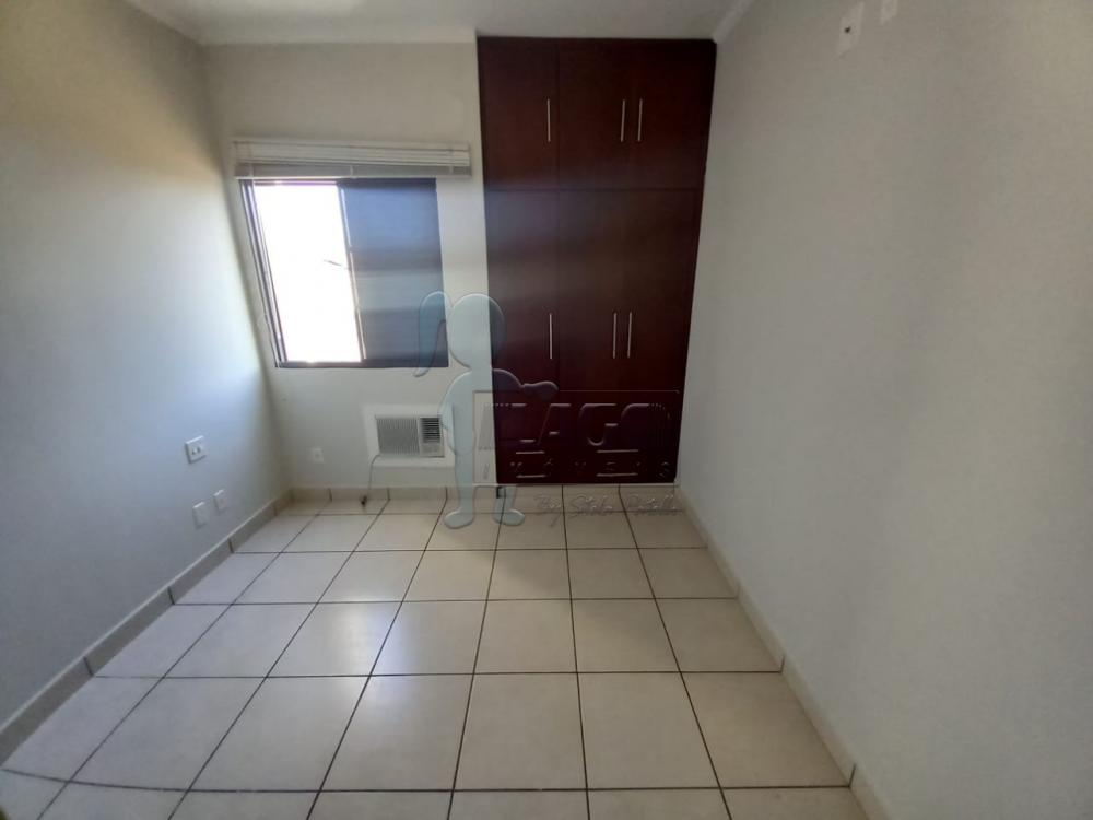 Alugar Apartamento / Padr&atilde;o em Ribeir&atilde;o Preto R$ 900,00 - Foto 9