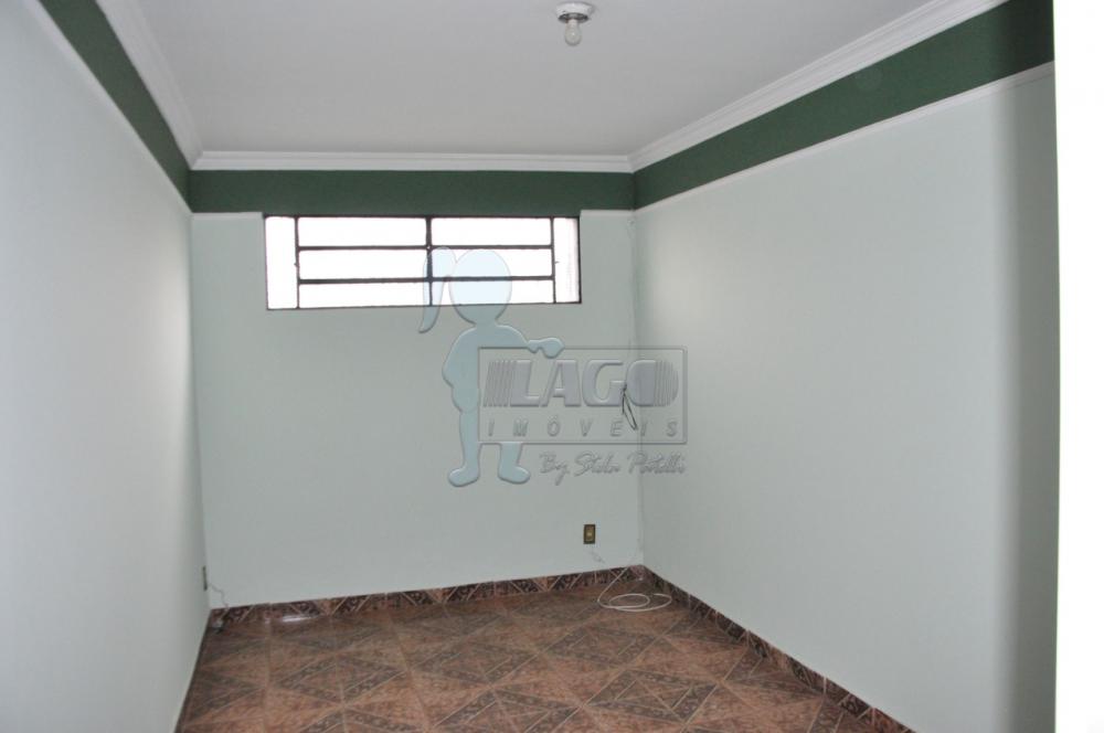 Alugar Casa / Padr&atilde;o em Ribeir&atilde;o Preto R$ 900,00 - Foto 1