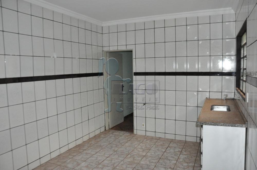 Alugar Casa / Padr&atilde;o em Ribeir&atilde;o Preto R$ 900,00 - Foto 13